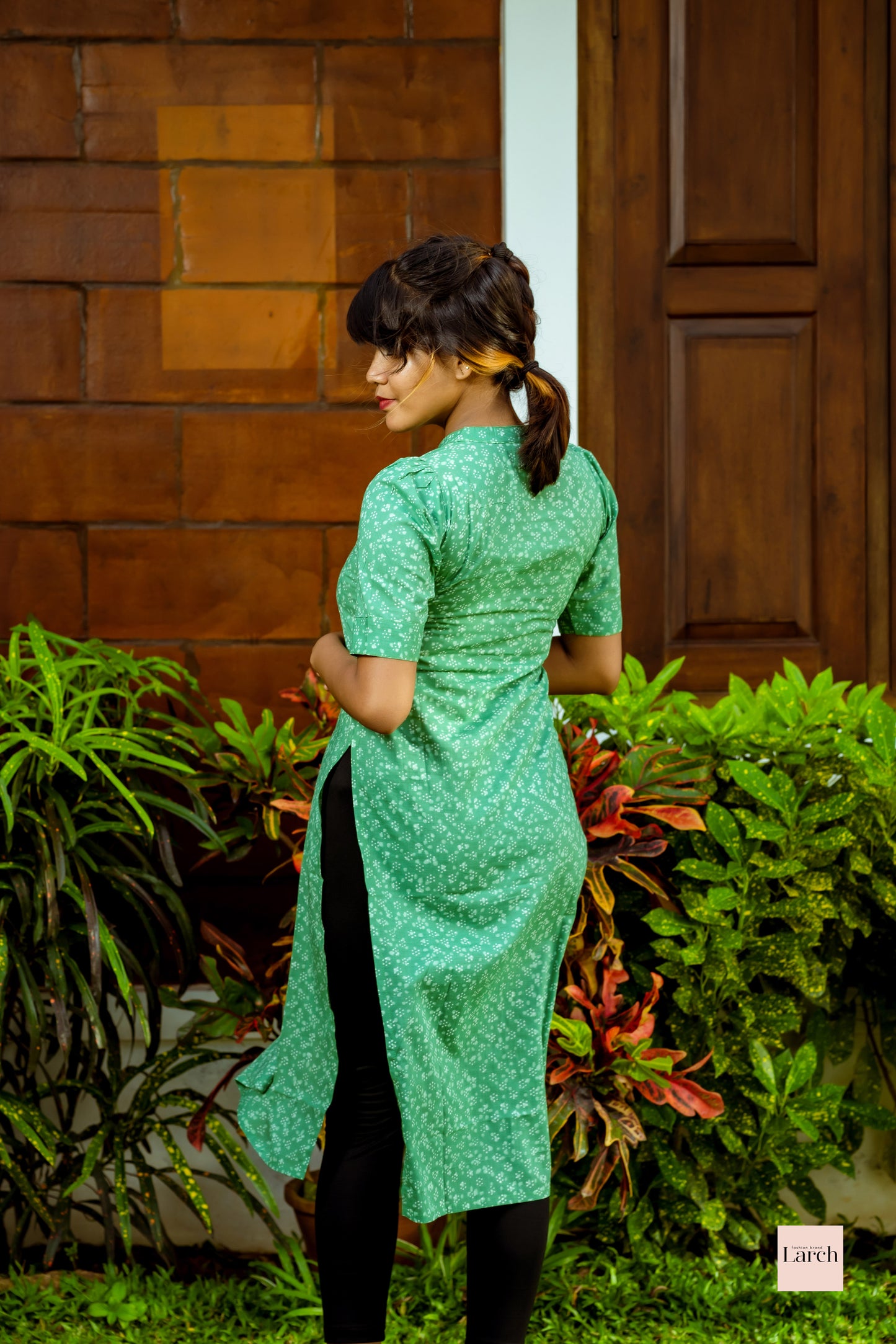 Esa Green Cotton Straight Kurta | Larch Fashion Brand